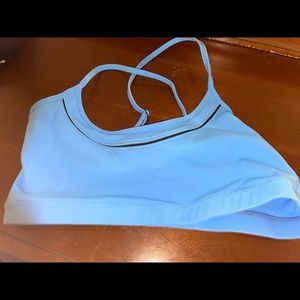 Crop shop sports bra